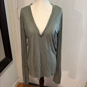 Free People Women's Long Sleeve V-Neck Top - Green